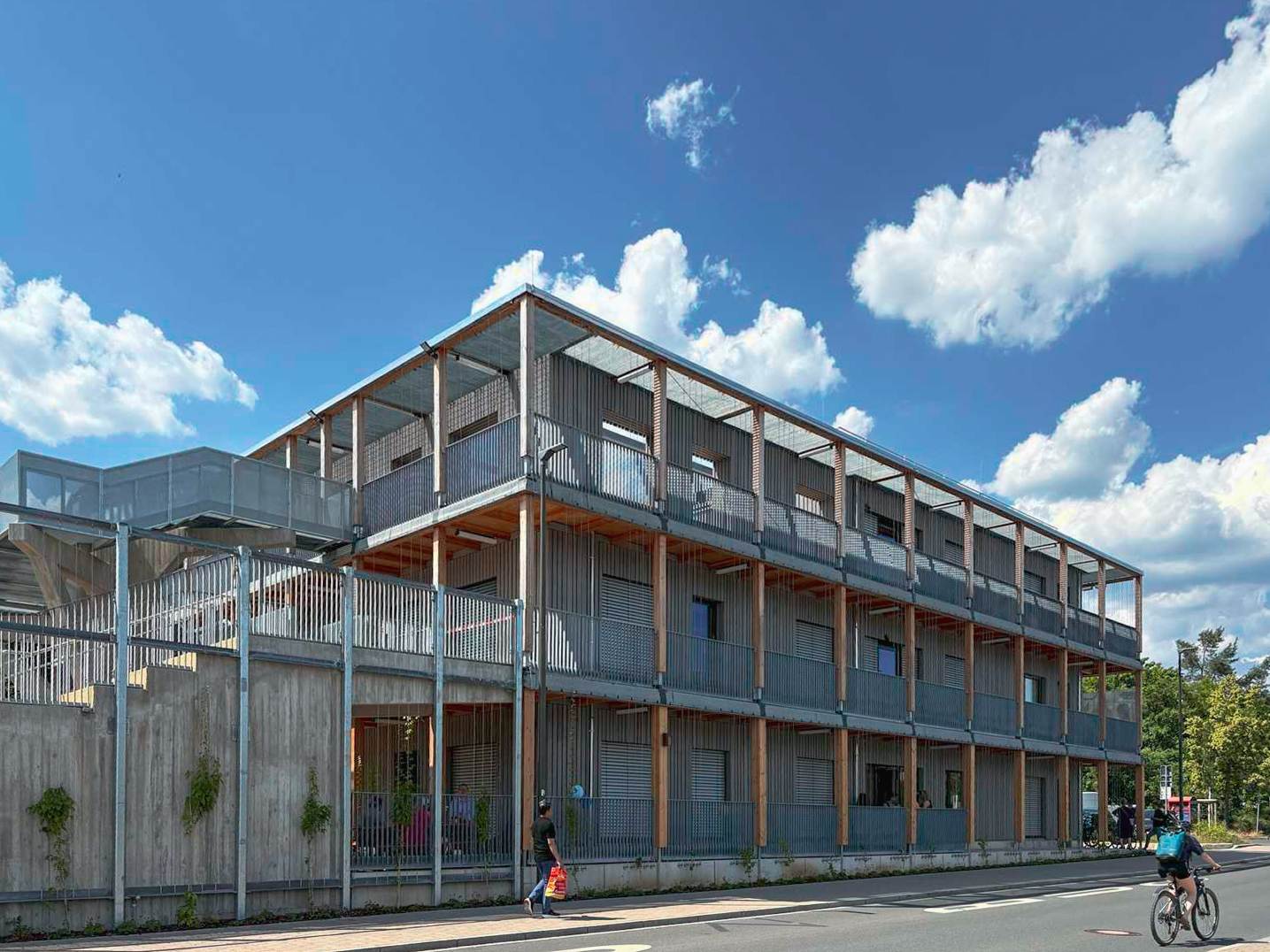 ganzWerk Kinderhaus Erlangen Bruck Objektüberwachung Holz Beton Hybrid