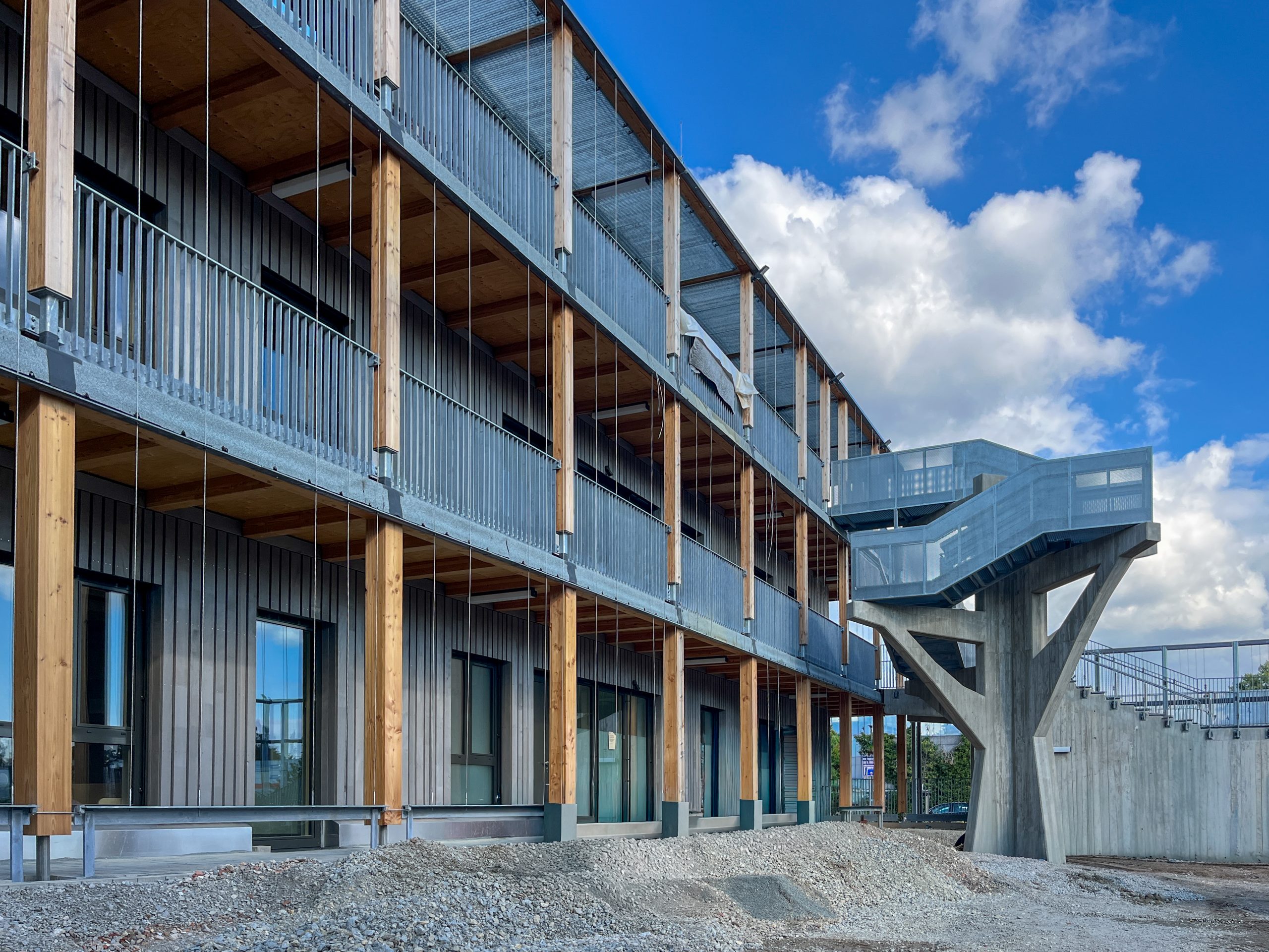 ganzWerk Kinderhaus Erlangen Bruck Objektüberwachung Holz Beton Hybrid